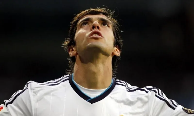 Kaka ra sân trong màu áo Real Madrid bao nhiêu lần?