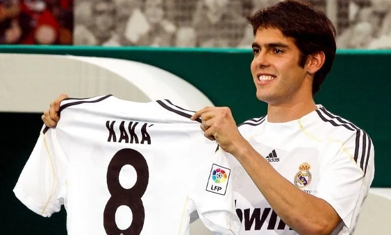 Tóm tắt về sự gia nhập Real Madrid của Kaka