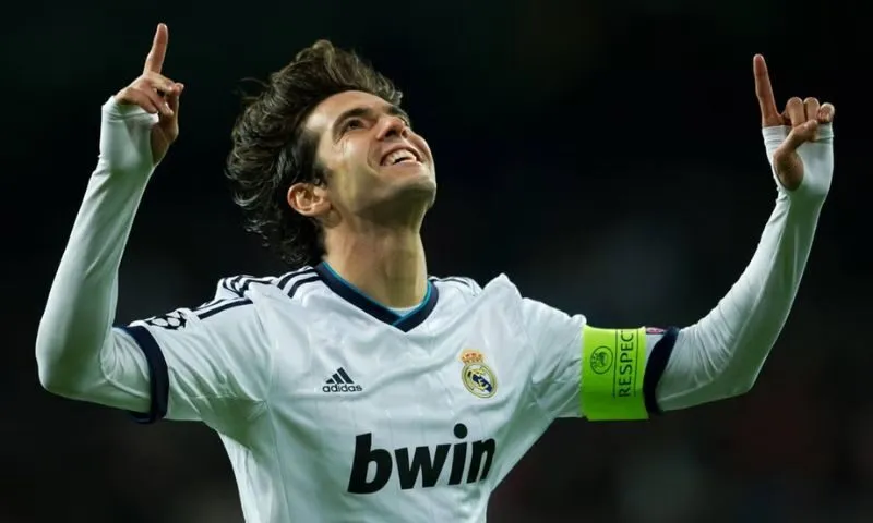 Kaka gia nhập Real Madrid lúc mấy tuổi?